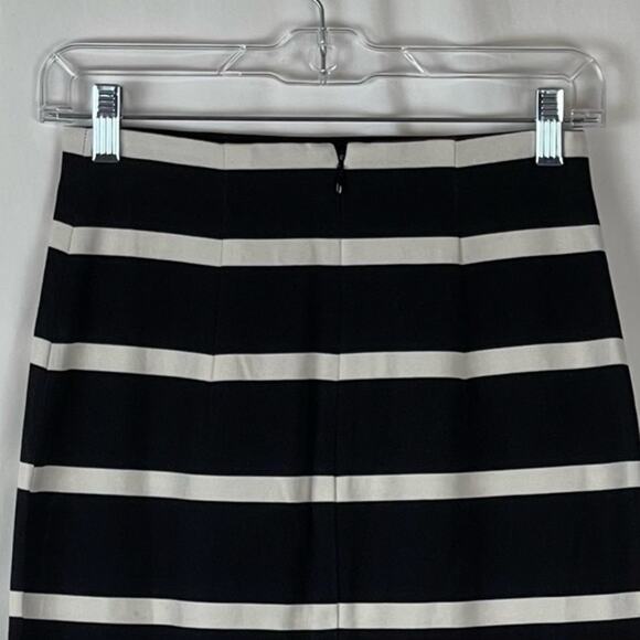 Banana Republic Black Cream Striped Career OfficeCore Pencil Skirt NWT Size 2P - Picture 5 of 11